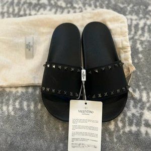 Valentino rockstud black rubber slides:size 40 NWT